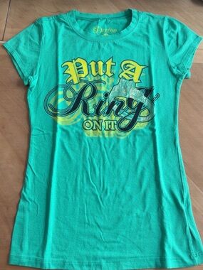 Y2K Dereon Teal Short Sleeve 'Put A Ring On It' Graphic Tee